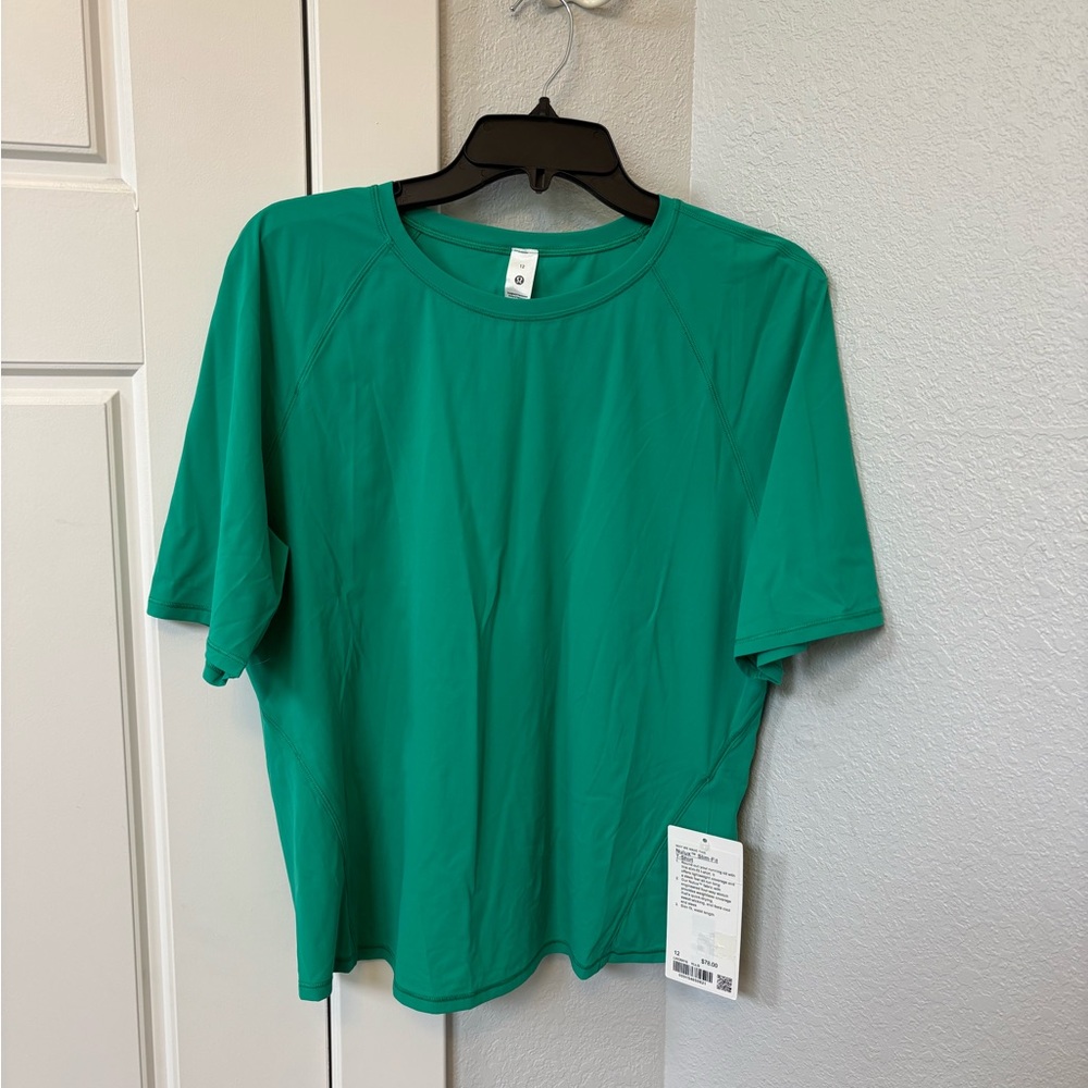 NWT!🍋🍋Lululemon Nulux Slim-Fit T-Shirt🍋🍋. Size 12. Color Kelly Green.